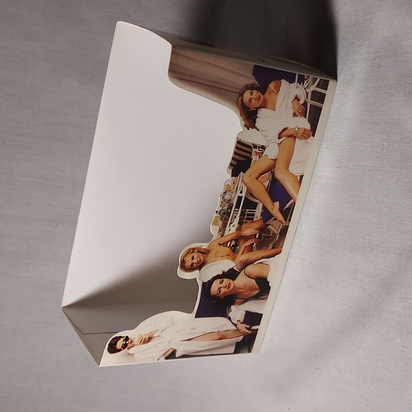 Sex and the City Seasons 1 - 6 In Red Velvet-like Case Special Edition DVDs - Picture 3 of 15